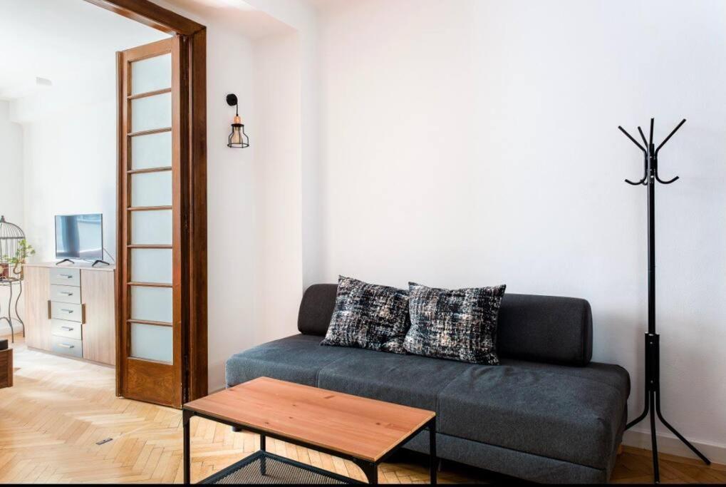 Classy Apartment Unirii Square บูคาเรสต์ ภายนอก รูปภาพ